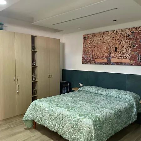 Camera Eden Gasthuis Formia